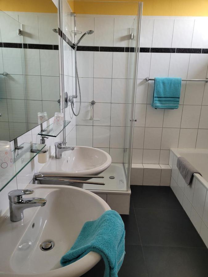 Ferienwohnung Poettershof 크레펠트 외부 사진