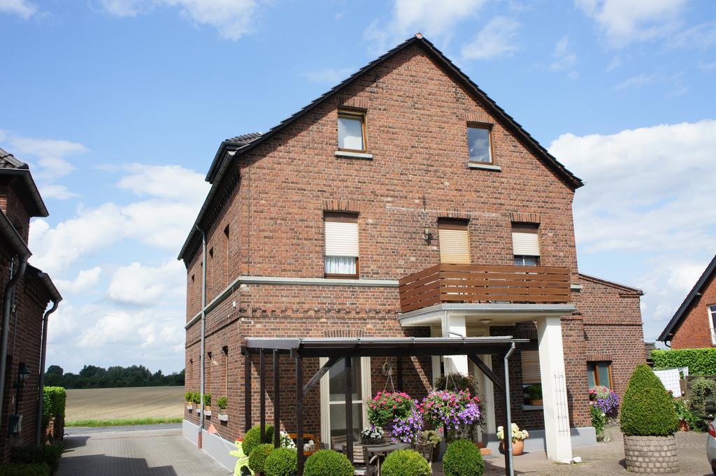 Ferienwohnung Poettershof 크레펠트 객실 사진